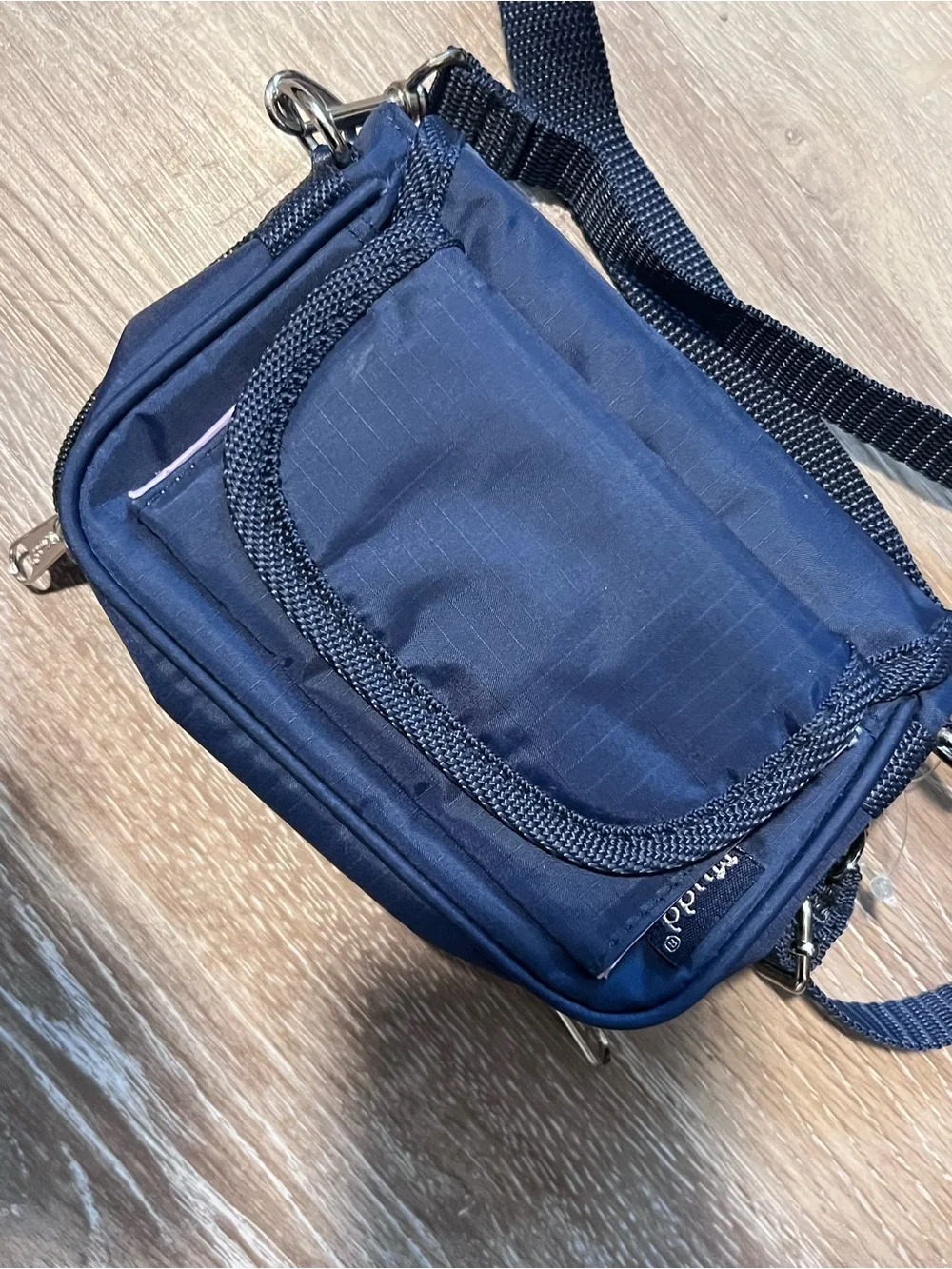 Like new! Y2K vintage Mudd Kids Navy Crossbody Bag with Purple Handprint vtg